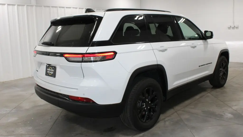 2024 Jeep Grand Cherokee Laredo