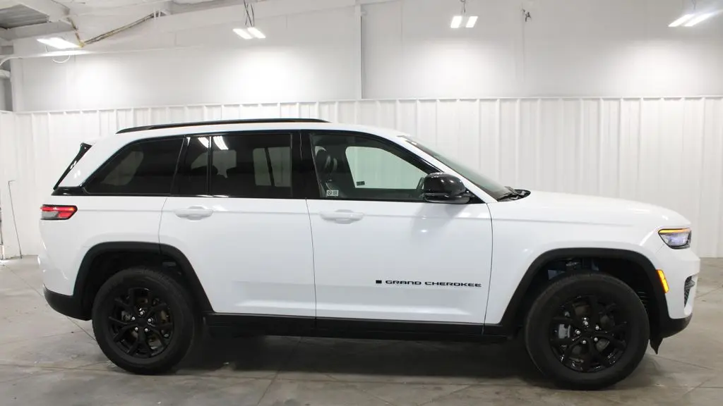 2024 Jeep Grand Cherokee Laredo