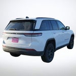 2024 Grand Cherokee Thumbnail 4