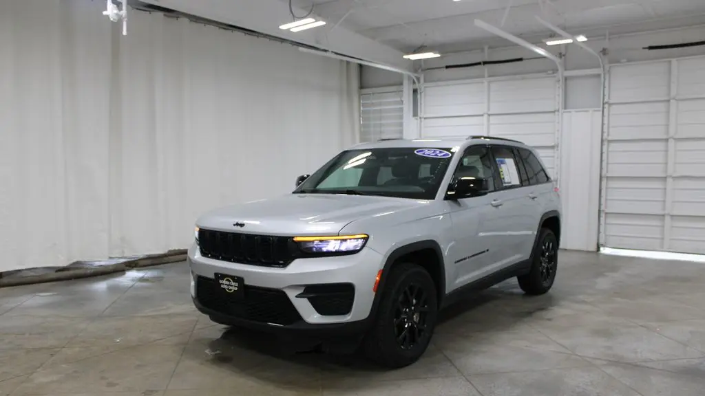 2024 Jeep Grand Cherokee Laredo