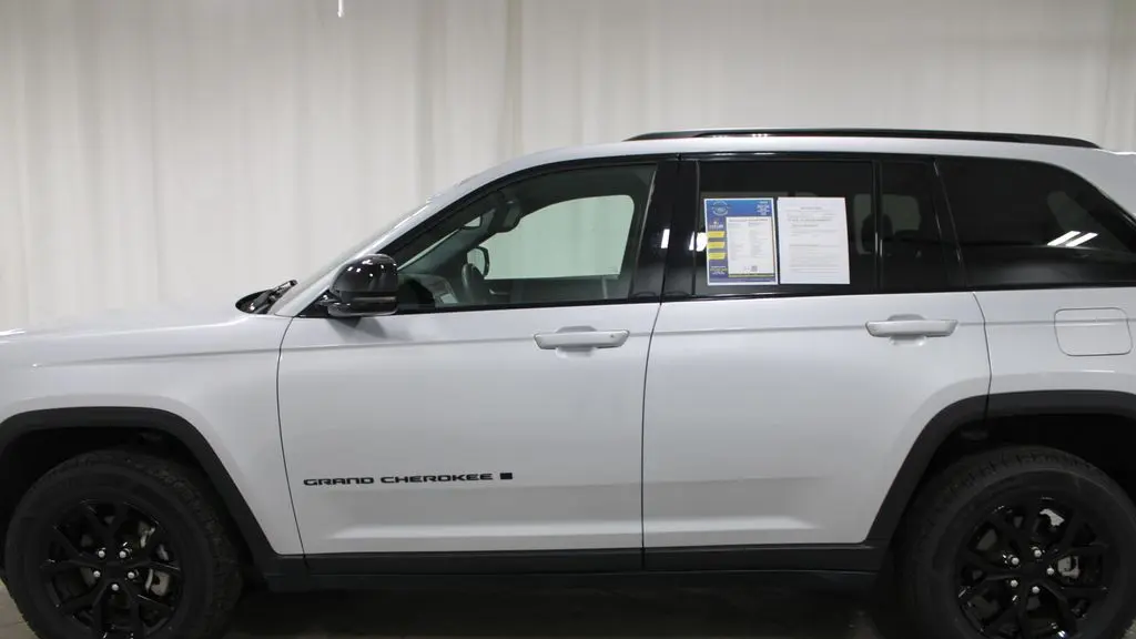 2024 Jeep Grand Cherokee Laredo