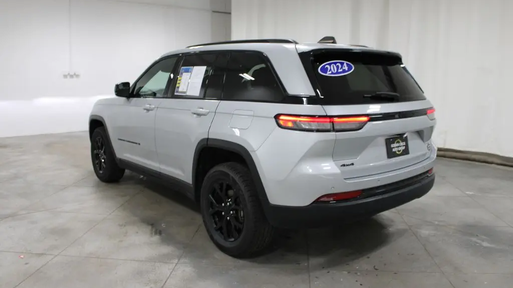 2024 Jeep Grand Cherokee Laredo