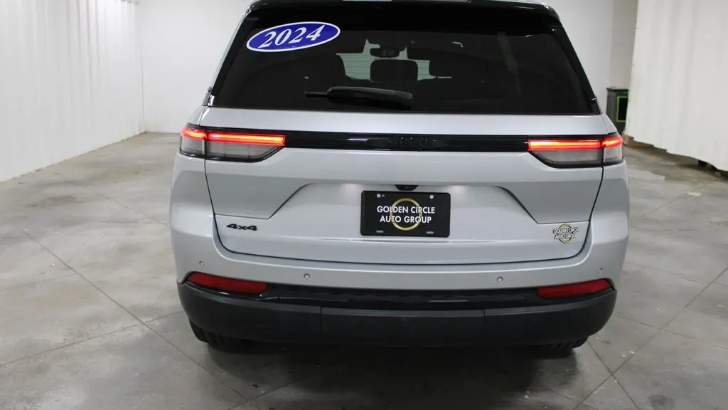 2024 Jeep Grand Cherokee Laredo