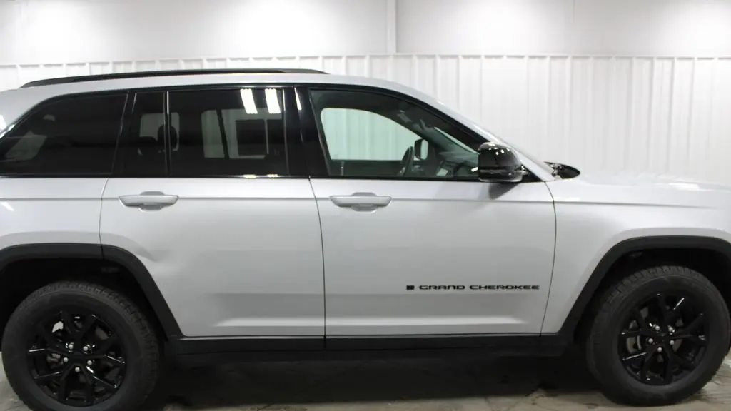 2024 Jeep Grand Cherokee Laredo