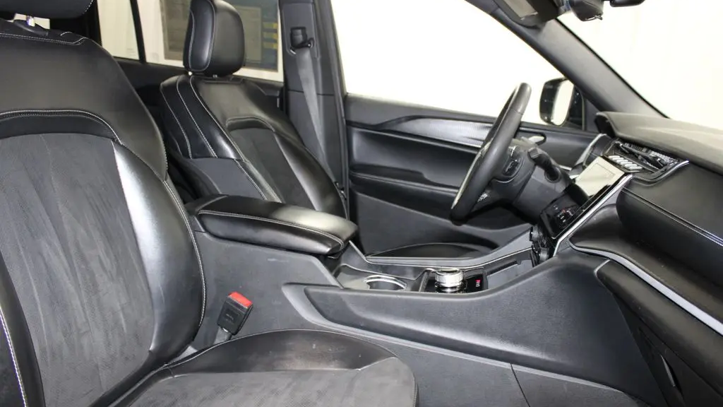 2024 Jeep Grand Cherokee Laredo