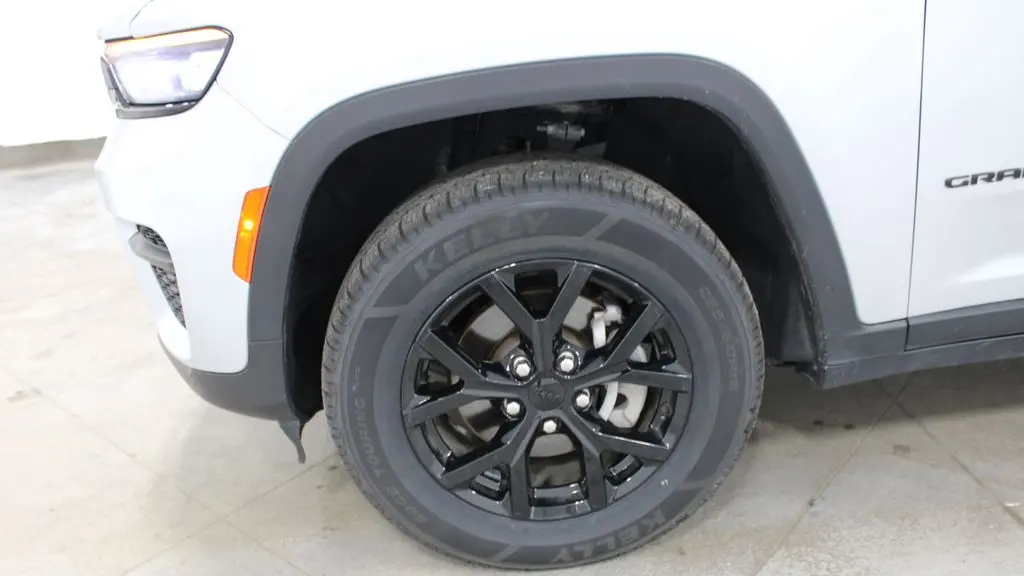2024 Jeep Grand Cherokee Laredo