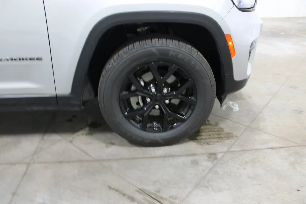 2024 Jeep Cherokee - $25,878