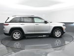 2024 Grand Cherokee Thumbnail 4
