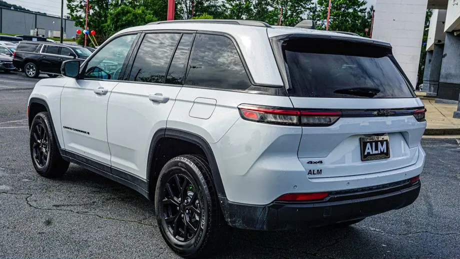 2025 Jeep Grand Cherokee Altitude