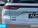 2025 Grand Cherokee Thumbnail 13
