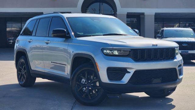 Preowned 2025 Jeep Grand Cherokee Laredo for Sale