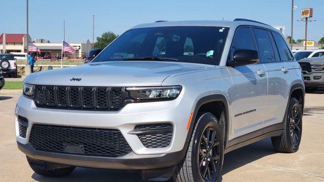 2025 Jeep Grand Cherokee Laredo