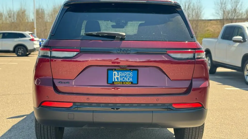 2025 Jeep Grand Cherokee Altitude