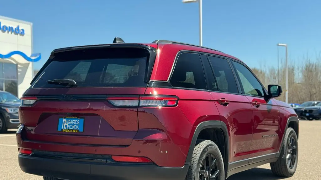 2025 Jeep Grand Cherokee Altitude