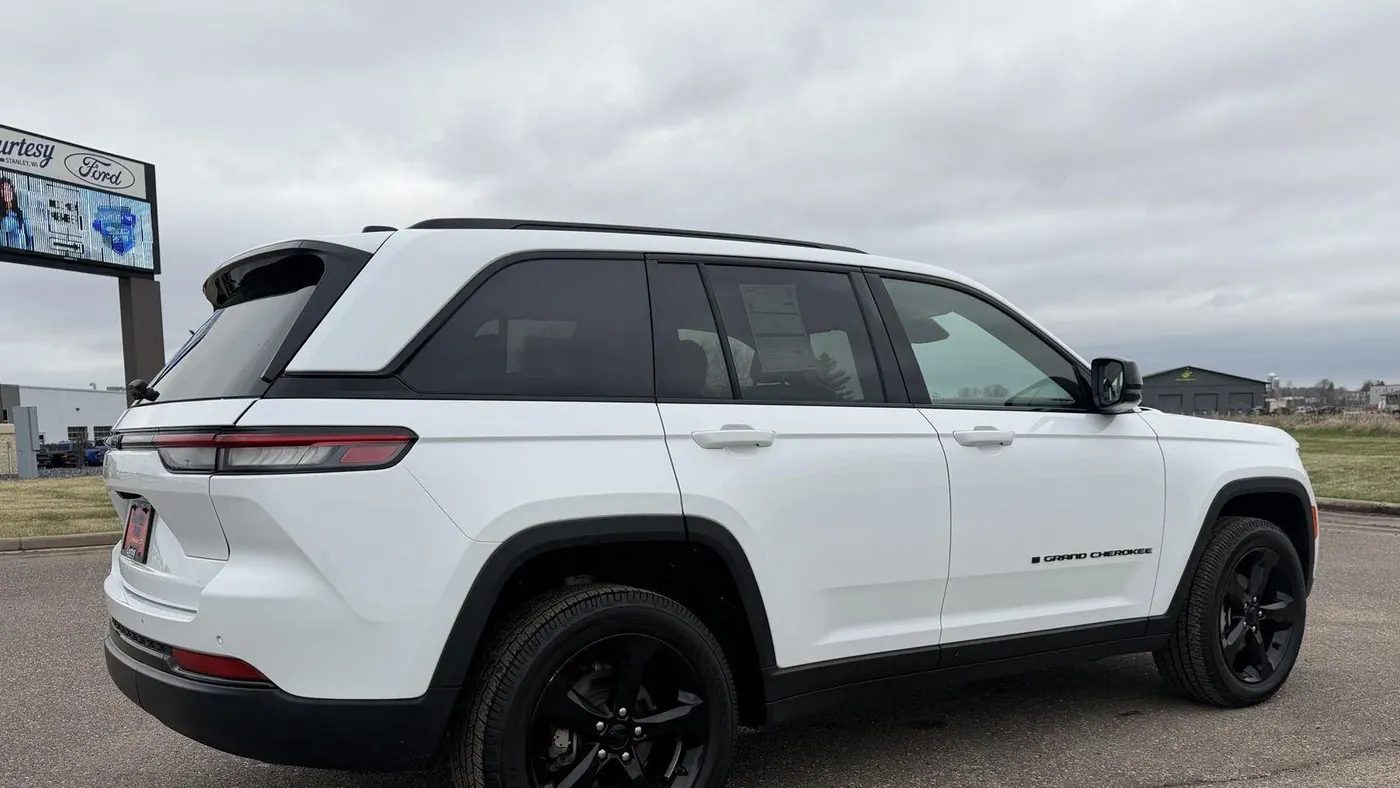 2023 Jeep Grand Cherokee Laredo X
