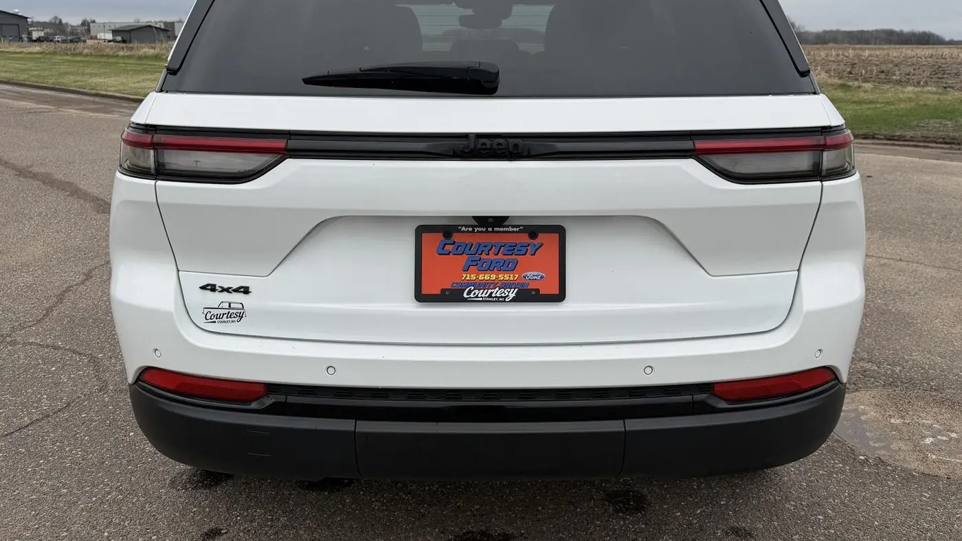 2023 Jeep Grand Cherokee Laredo X