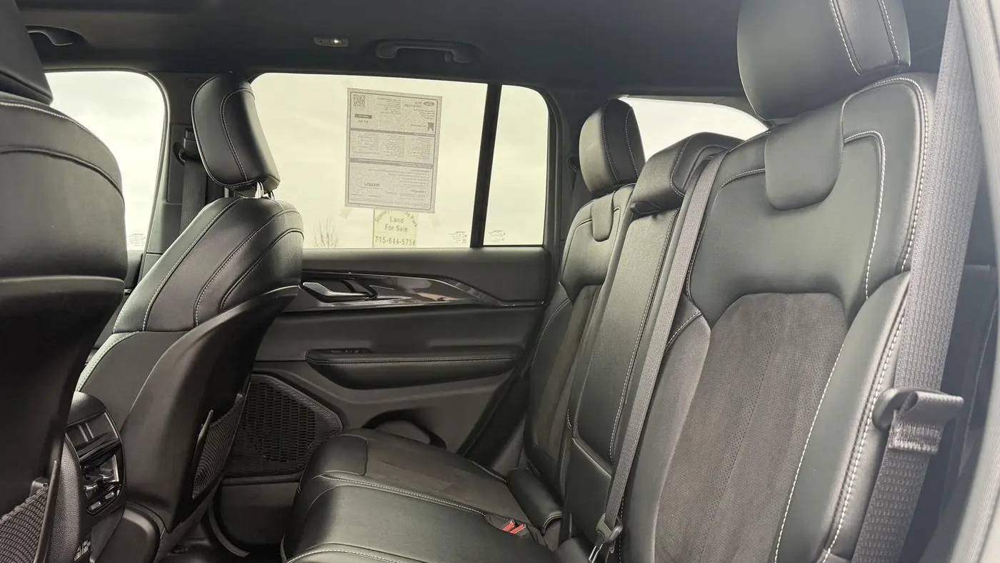 2023 Jeep Grand Cherokee Laredo X