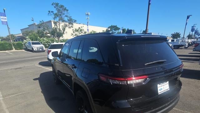 2023 Jeep Grand Cherokee Laredo