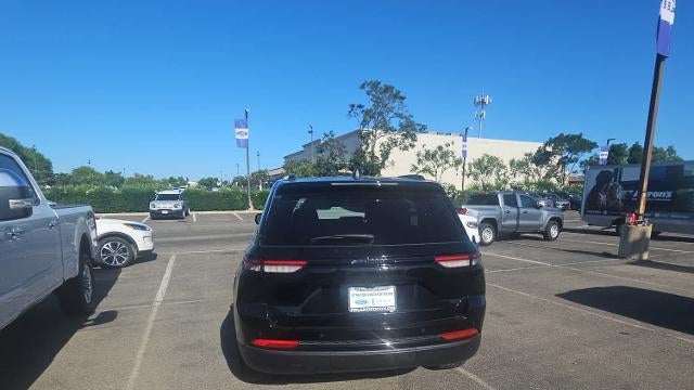 2023 Jeep Grand Cherokee Laredo