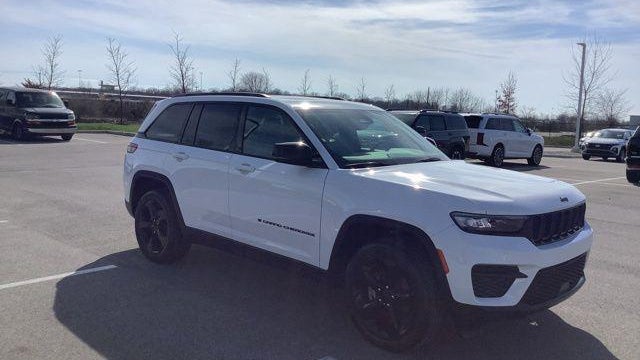 2023 Jeep Grand Cherokee Altitude