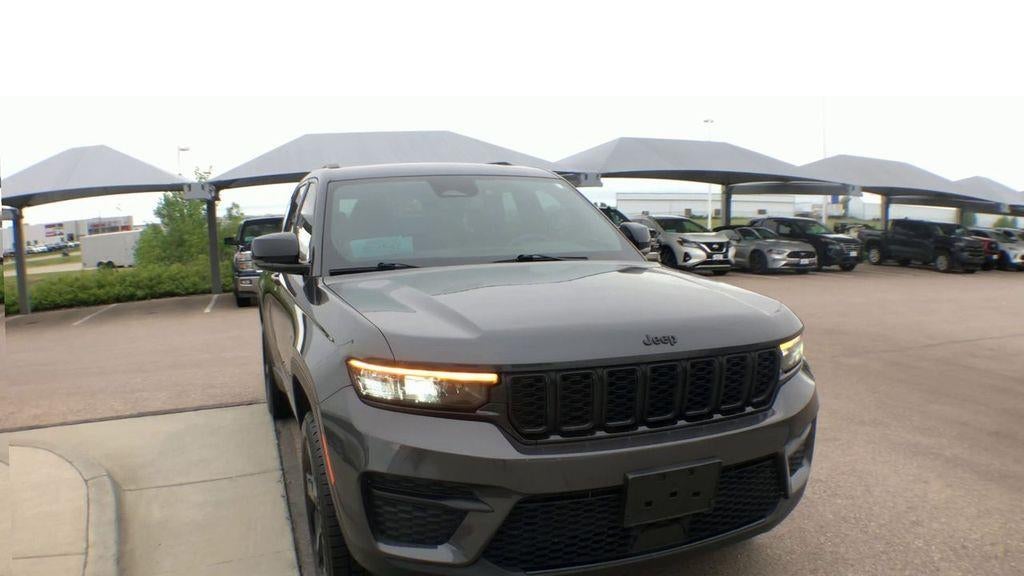 2023 Jeep Grand Cherokee Laredo X
