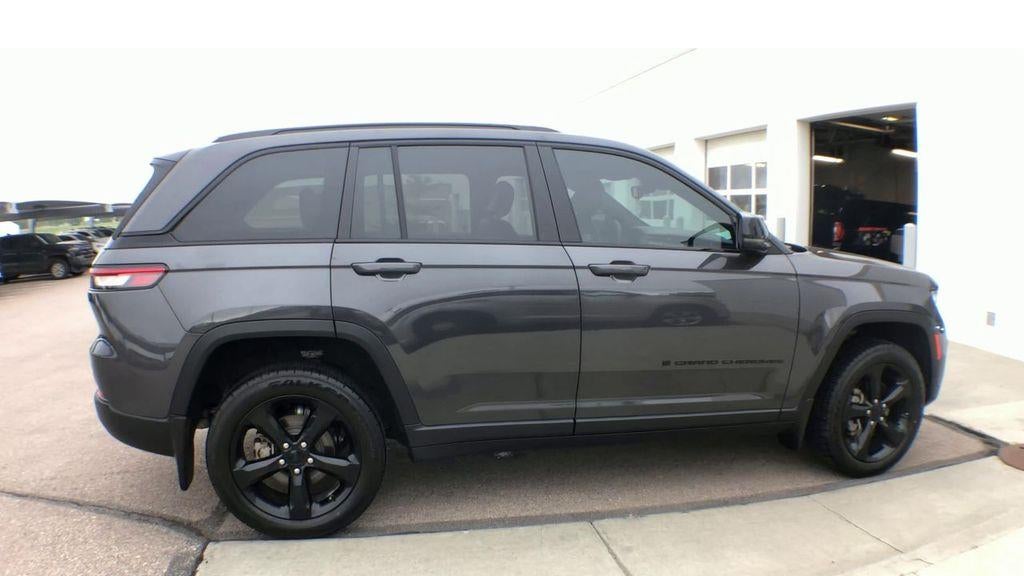 2023 Jeep Grand Cherokee Laredo X
