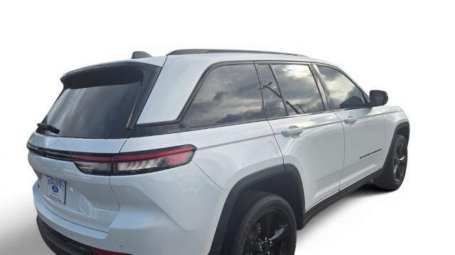 2023 Jeep Grand Cherokee Laredo X