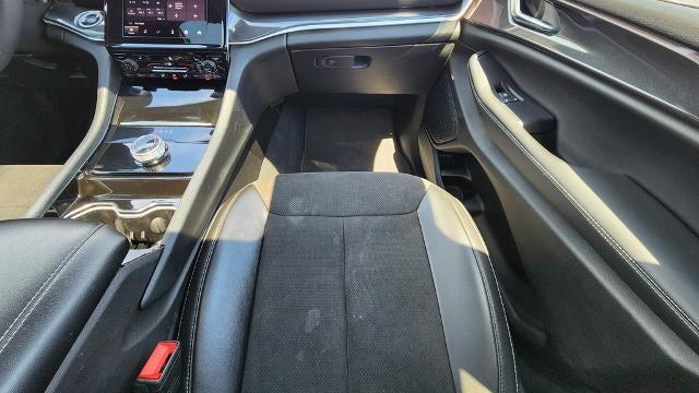 2023 Jeep Grand Cherokee Laredo X