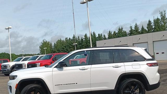 2023 Jeep Grand Cherokee Laredo X