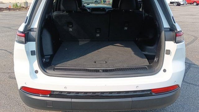 2023 Jeep Grand Cherokee Laredo X