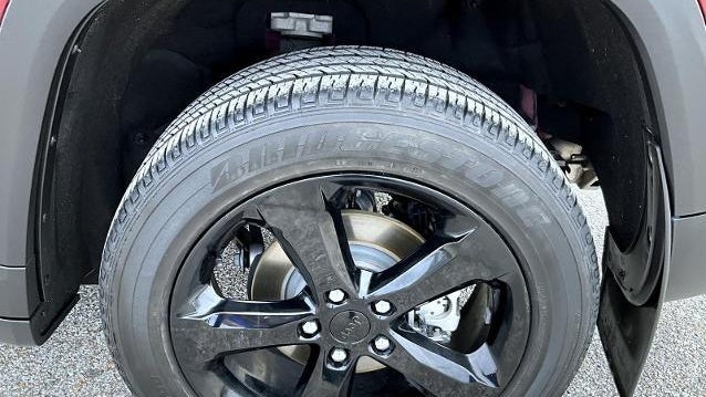 2023 Jeep Grand Cherokee Laredo X