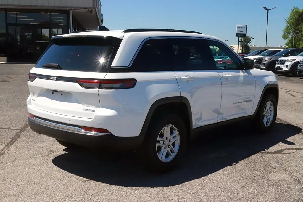 2024 Jeep Cherokee - $29,759
