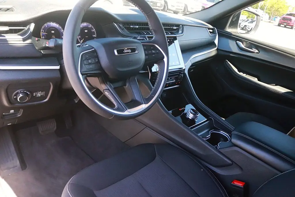 2024 Jeep Cherokee - $29,759