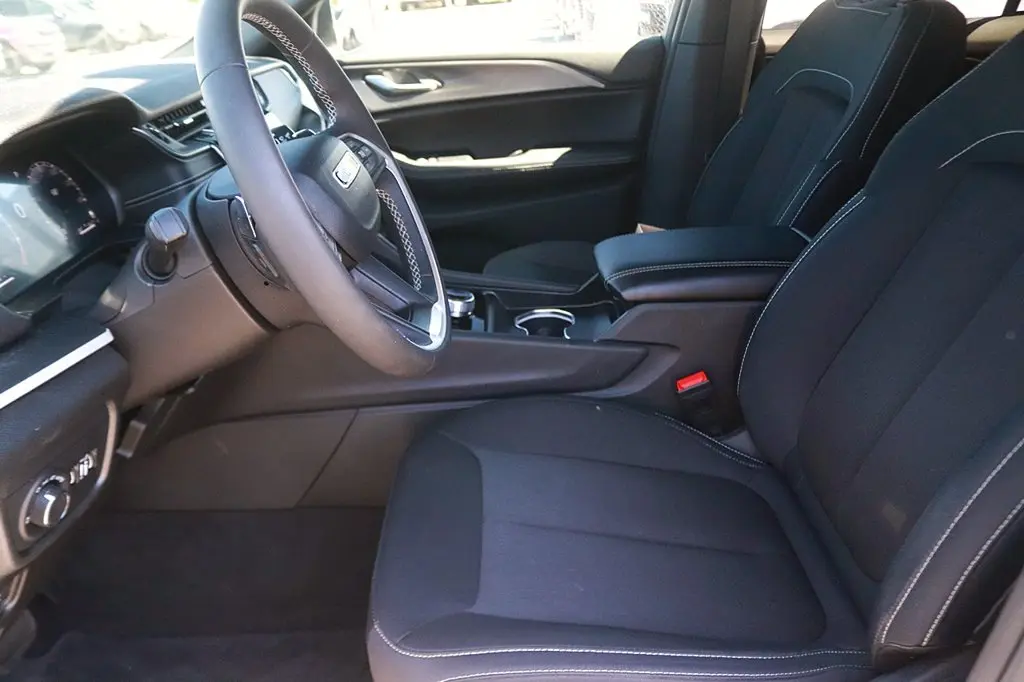 2024 Jeep Cherokee - $29,759