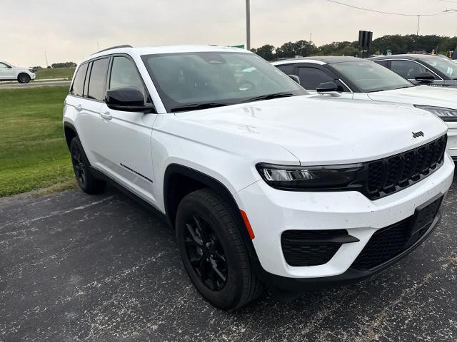 2024 Jeep Cherokee - $31,990