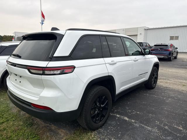 2024 Jeep Cherokee - $31,990