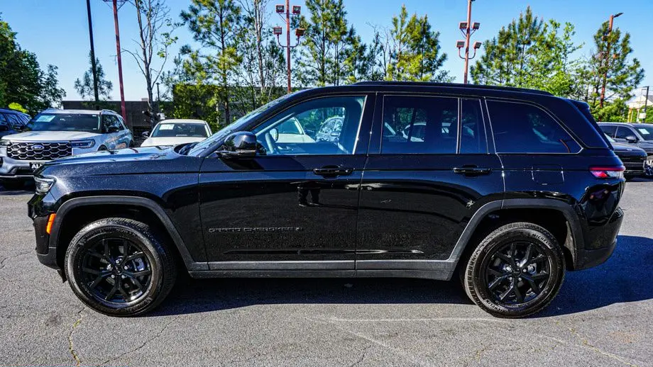 2025 Jeep Grand Cherokee Altitude