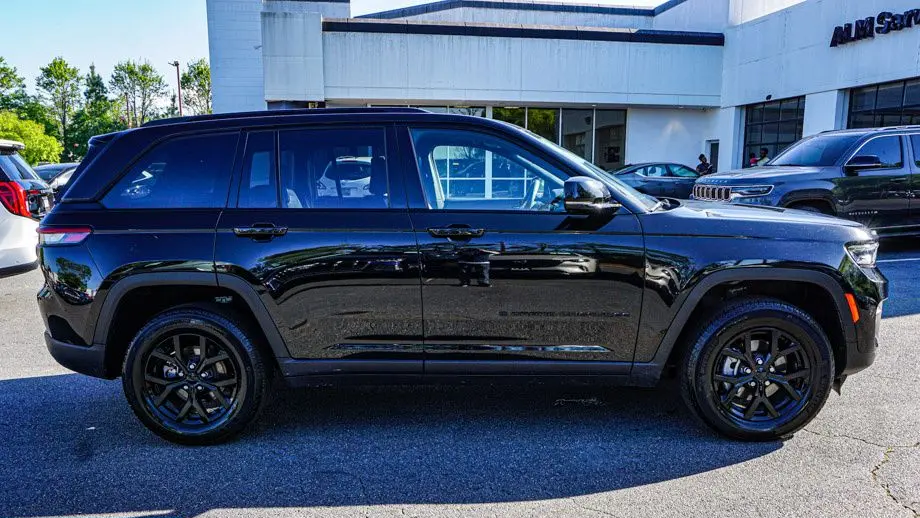 2025 Jeep Grand Cherokee Altitude