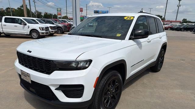 2025 Jeep Grand Cherokee Laredo