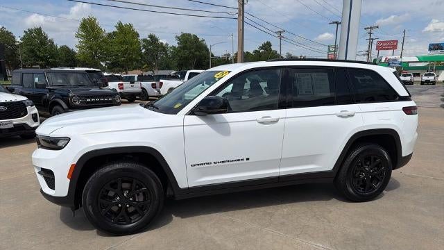 2025 Jeep Grand Cherokee Laredo