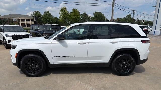 2025 Jeep Grand Cherokee Laredo