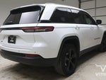 2023 Grand Cherokee Thumbnail 4