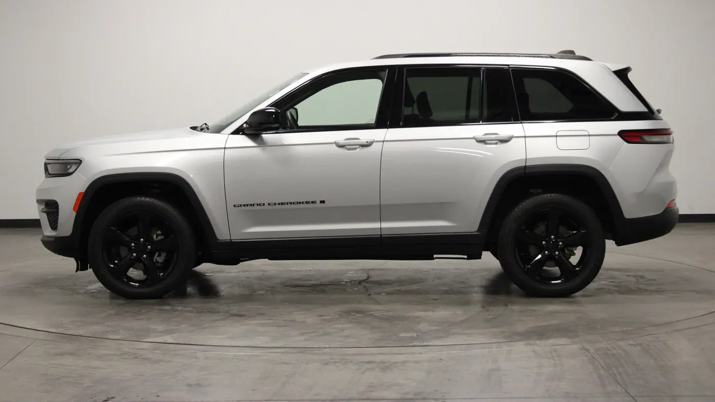 2023 Jeep Grand Cherokee Laredo X