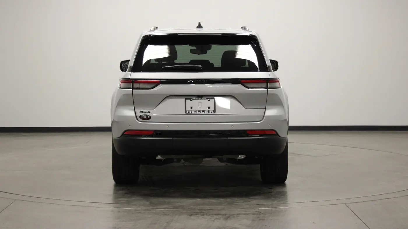 2023 Jeep Grand Cherokee Laredo X