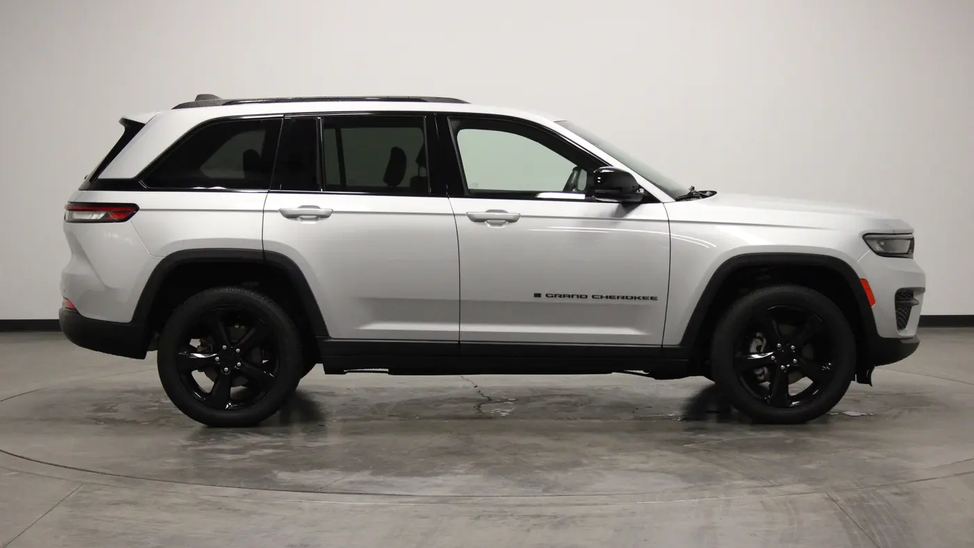 2023 Jeep Grand Cherokee Laredo X