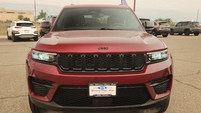 2023 Jeep Grand Cherokee Laredo X