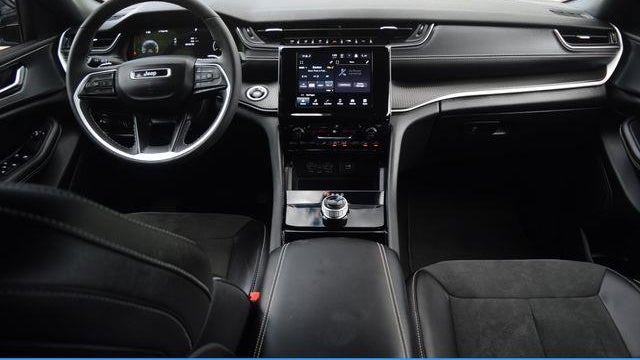 2023 Jeep Grand Cherokee Laredo X