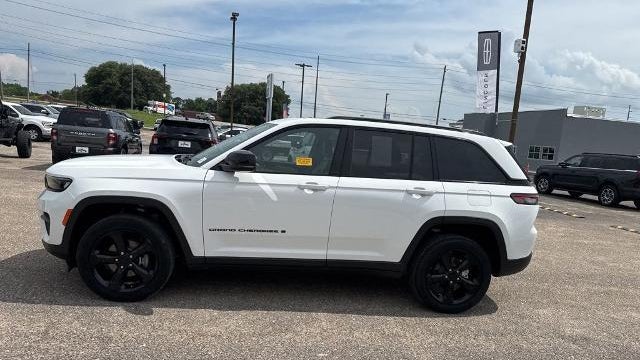 2023 Jeep Grand Cherokee Laredo X
