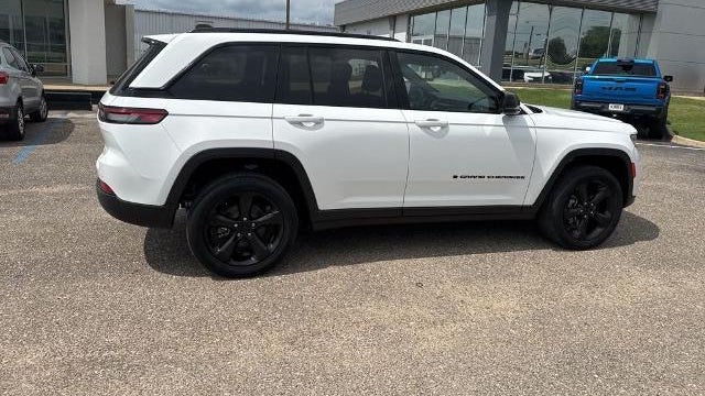 2023 Jeep Grand Cherokee Laredo X