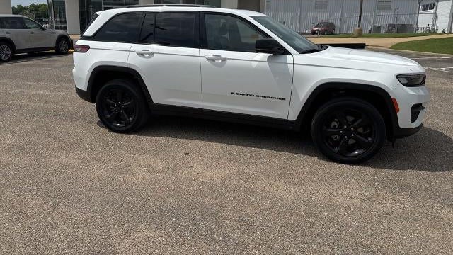 2023 Jeep Grand Cherokee Laredo X